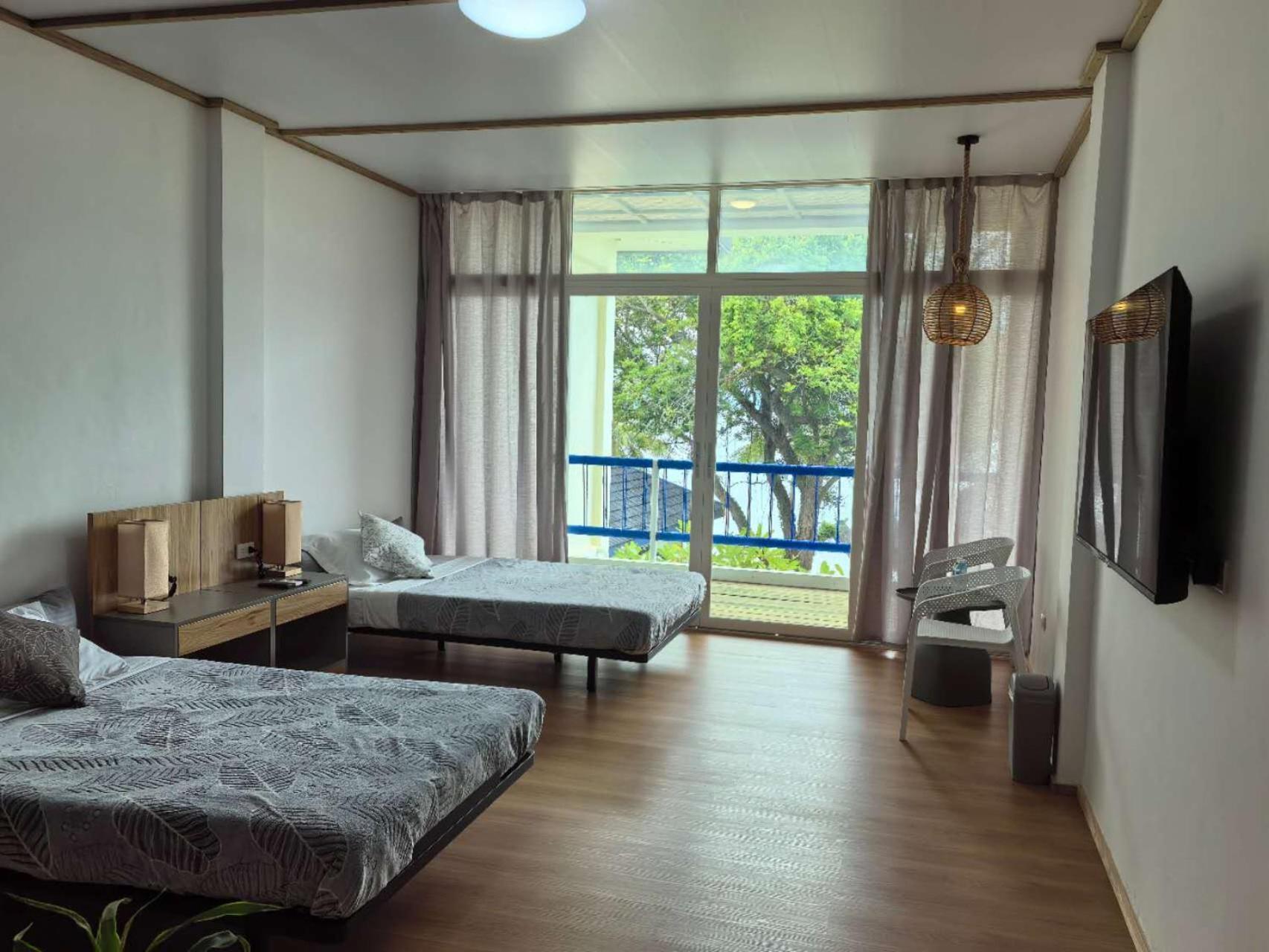 Blue Joys Msr Hotell Siquijor Exteriör bild